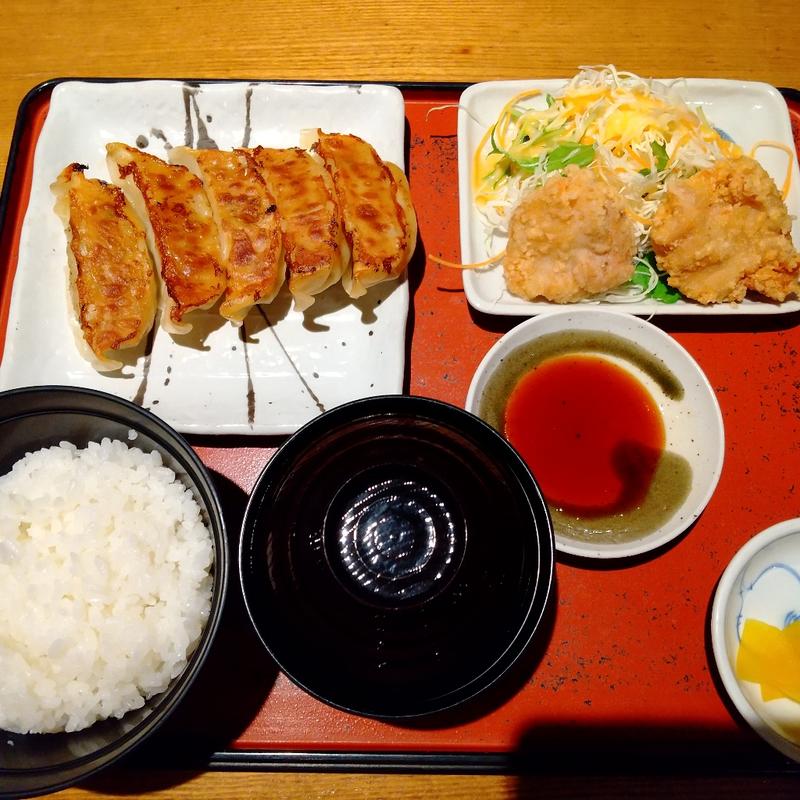 餃子とからあげ定食(ZA・KO・BA 三宮店 （ザコバ）)