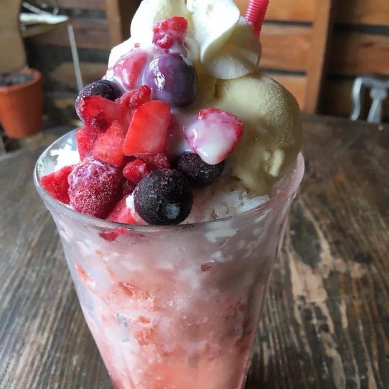 かき氷 イチゴ(イリヤプラスカフェ＠カスタム倉庫)