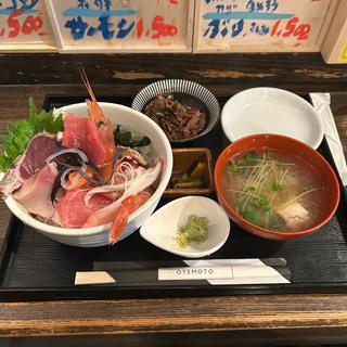 海鮮丼(ランチ)(みなと )