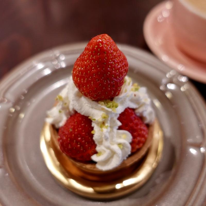いちごとピスタチオのタルト(くらしき桃子　総本店)