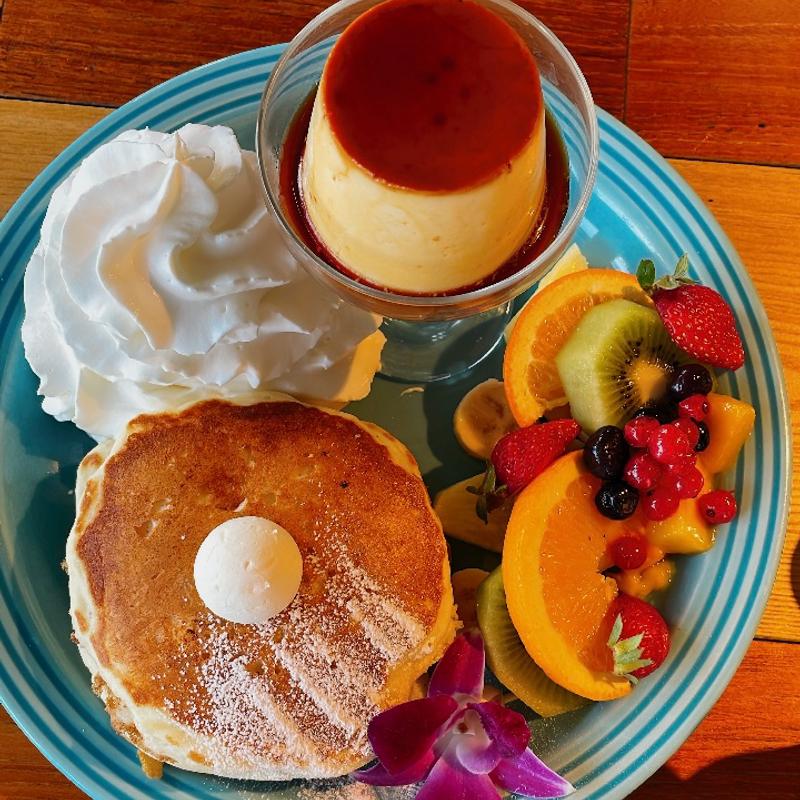 アラモナプリンパンケーキ(コナズ珈琲池田)