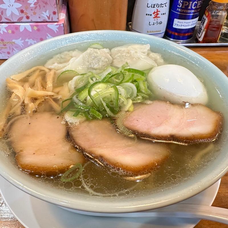 ワンタン麺(喜多方ラーメンとし食堂)