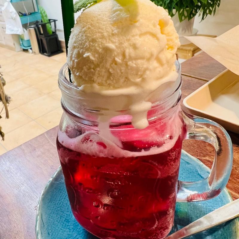 はな結クリームソーダ(給食カフェ はな結)