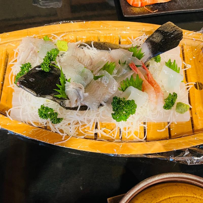 刺身盛り合わせ(若狭ふぐの宿下亟 （しもじょう）)