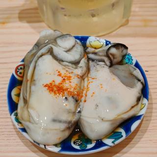 牡蠣刺身(貝・海苔巻き 野毛しらはら)