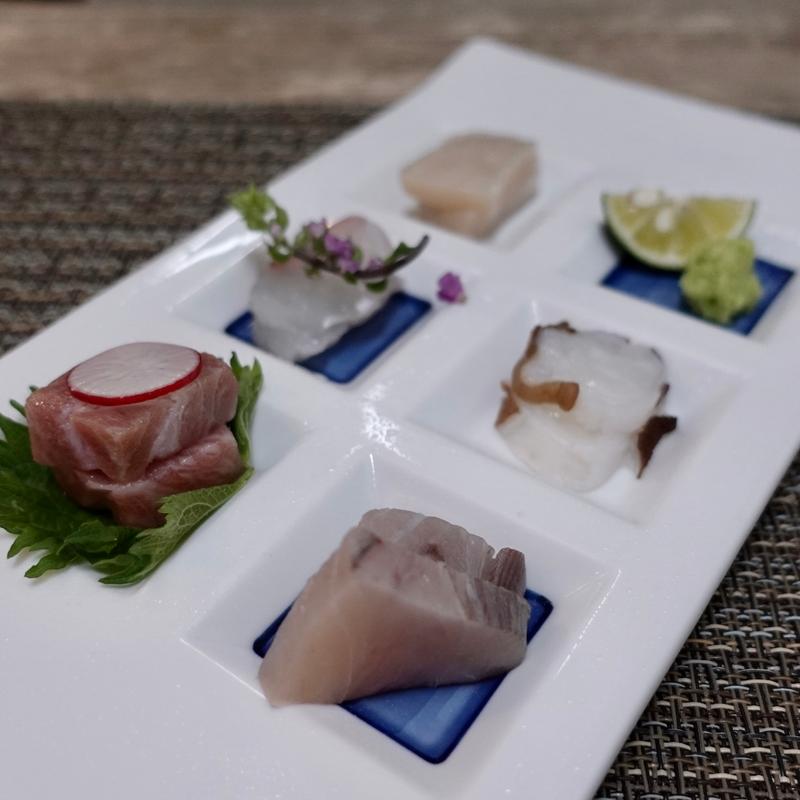 刺身五種盛り(居食家 寿)