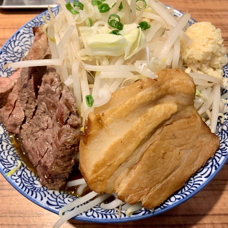 あっさりラーメン中盛＋牛ステーキ(ラーメン燈郎)