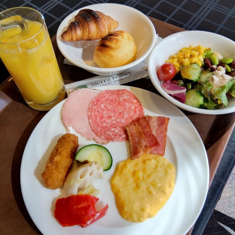 朝食バイキング(ホテルシェラリゾート白馬)