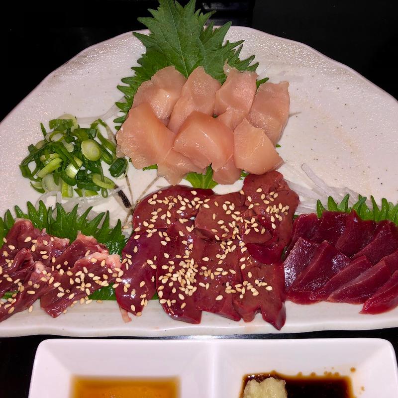 鳥造り盛り合わせ(鳥くら)