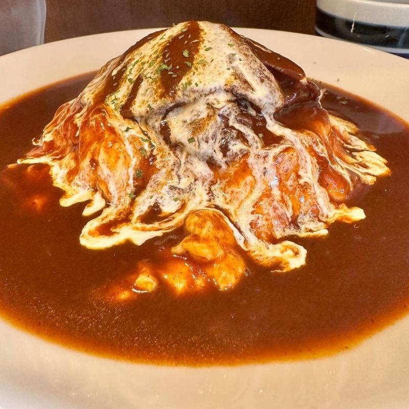 オムハヤシ 牛タン煮込みのせ(美味卵家 （ウマタマヤ）)