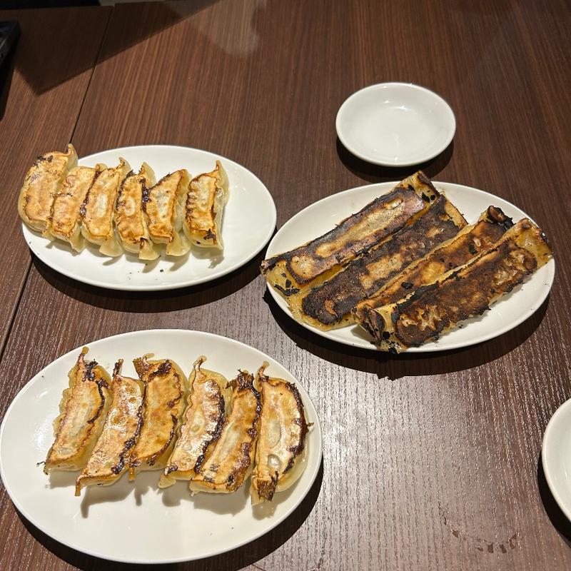 餃子（にんにくは入ってません）(楽楽中華　あじくら )