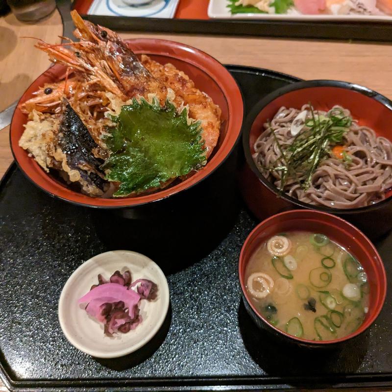 大海老天丼と割子セット(炉端かば 安来駅前本店)