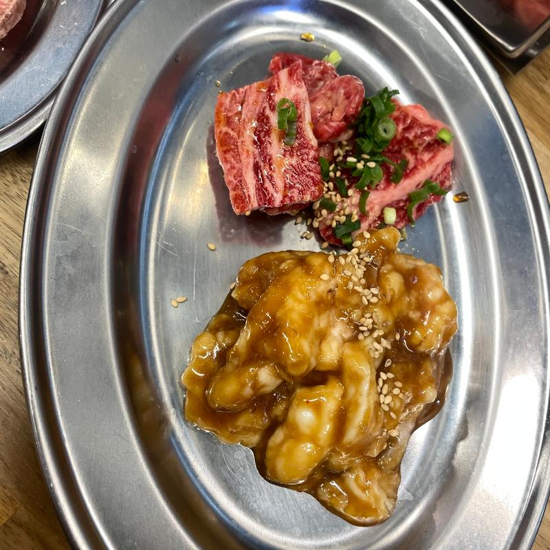 国産カルビとホルモン(焼肉セブン 都町店)