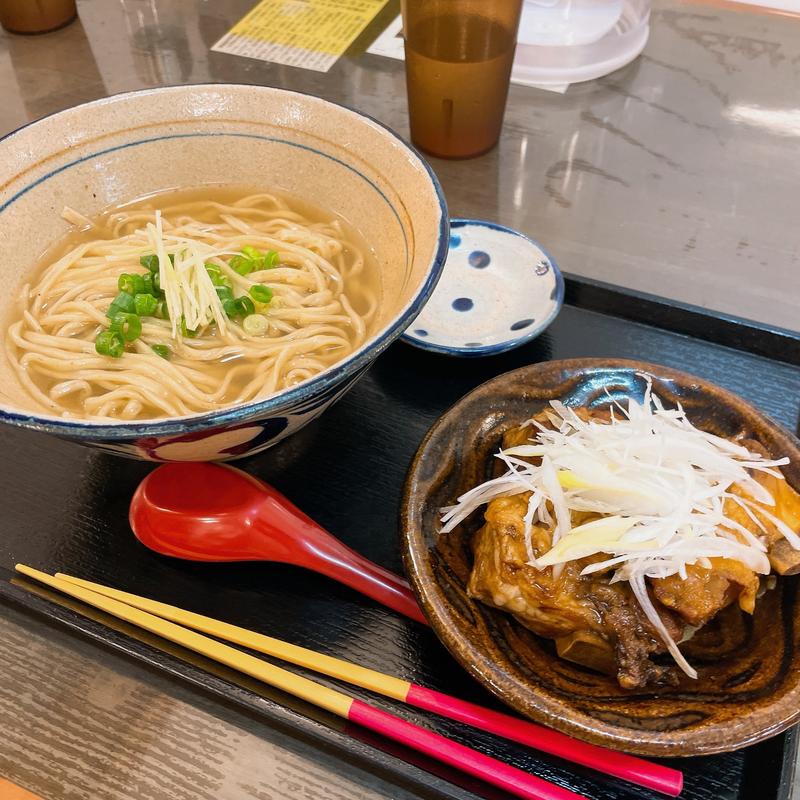 本ソーキそば(1日15食限定)(金月そば 国際通りむつみ食堂店 （きんちちそば）)