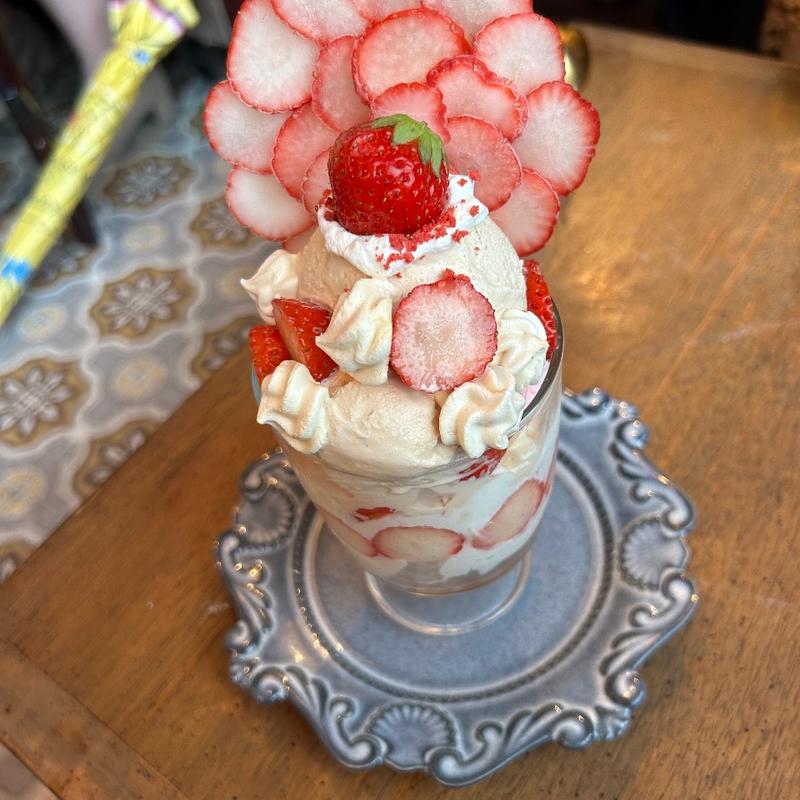 イチゴの羽(カフェ デ アゲンダ （Cafe de Agenda）)