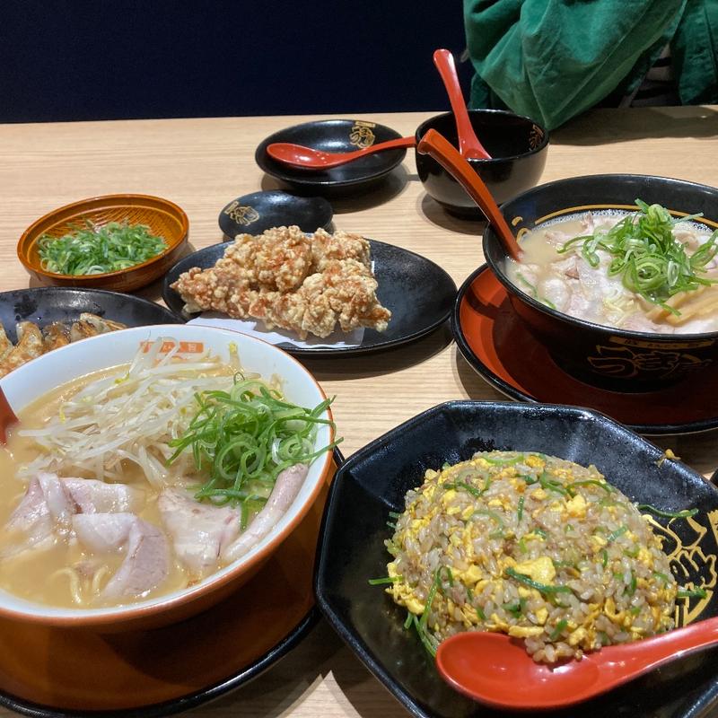 味噌ラーメン特製ラーメン唐揚げ餃子(うま屋ラーメン 各務原店 )