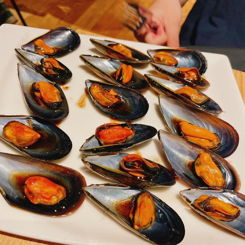 Steamet mussels with Modena sauce(La Flauta)