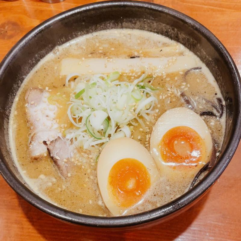 焙煎ごまみそらーめん　味玉トッピング(吉山商店 本店)