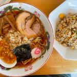 ラーメン＋半チャーハン(らーめんおゆう)