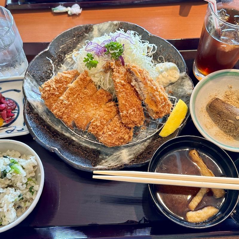 宝山豚ロースかつアジフライ定食(かつ泉 瀬谷店)