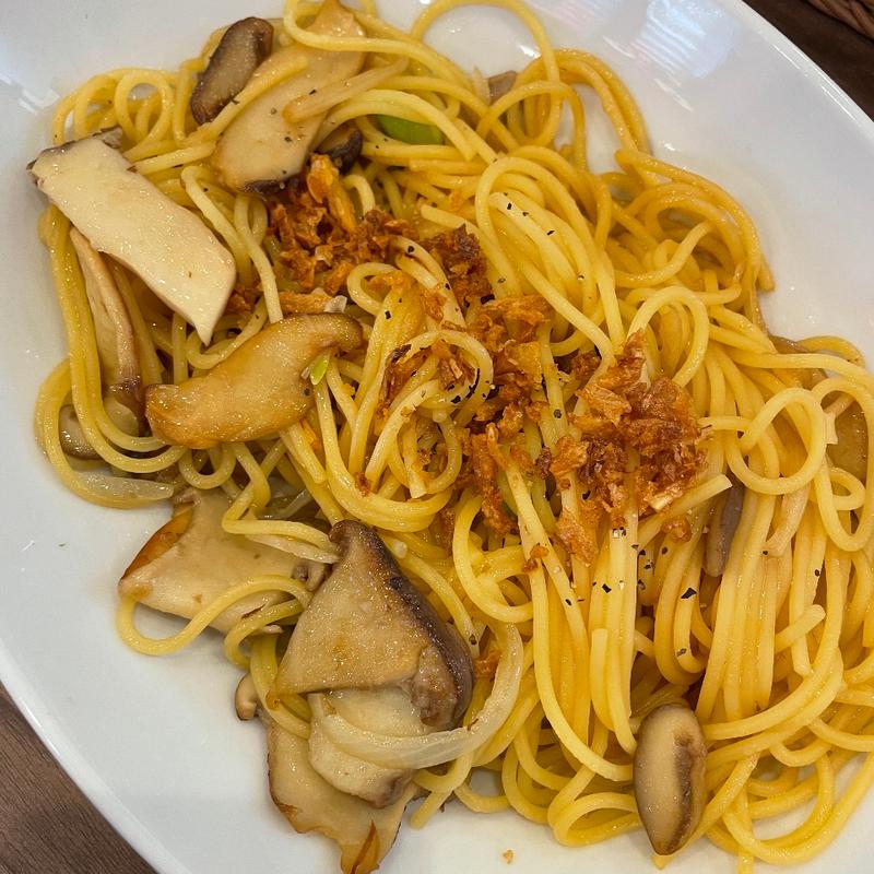 アワビ茸のオリーブオイルパスタ(高倉町珈琲 平塚店)