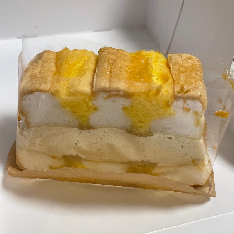 カルディナール シュニッテン(カフェ バーンホーフ （CAFE BAHNHOF）)