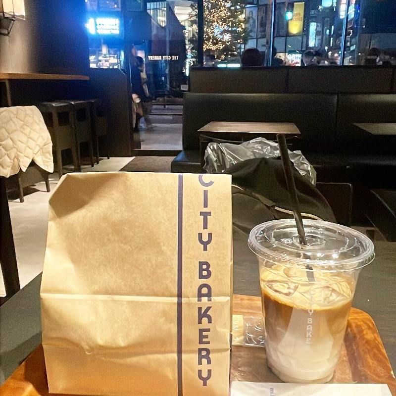 カフェラテ(THE CITY BAKERY 茶屋町あるこ)