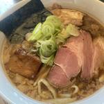 5種の食材のスープと手打ち足踏み麺の中華そば(栃木中華そば 神志)