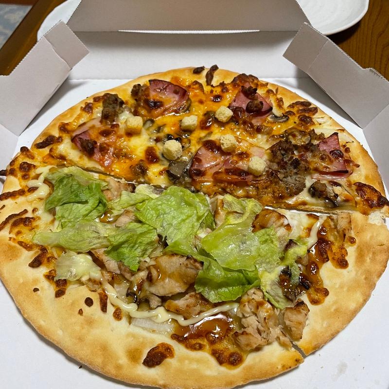 テリヤキチキン、ビーフデラックス(アオキーズピザ 池下店)