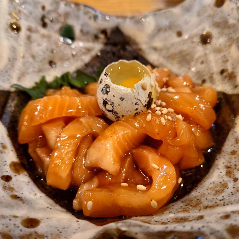 サーモンユッケ(波平ジョニー)