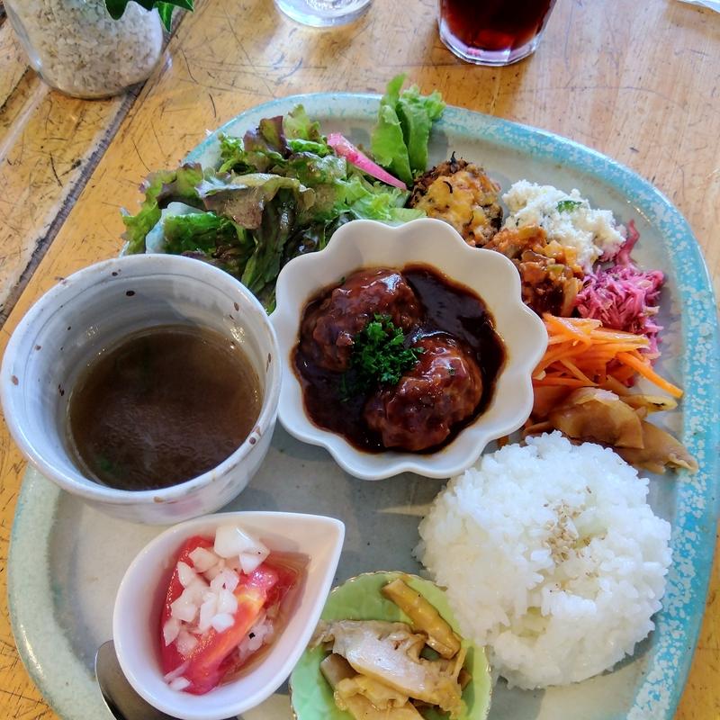 煮込みハンバーグ＋ライス＋ドリンク(ヒジノワ　カフェアンドスペース （cafe&space）)