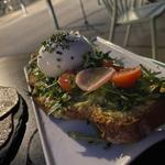 BURRATA CON TOMATE Y PESTO DE PISTACHO