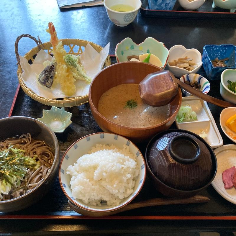 自然薯とろろ定食(音吉 )