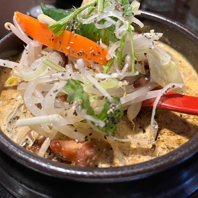 カレーラーメン(橙～オレンジ （ダイダイ～オレンジ）)