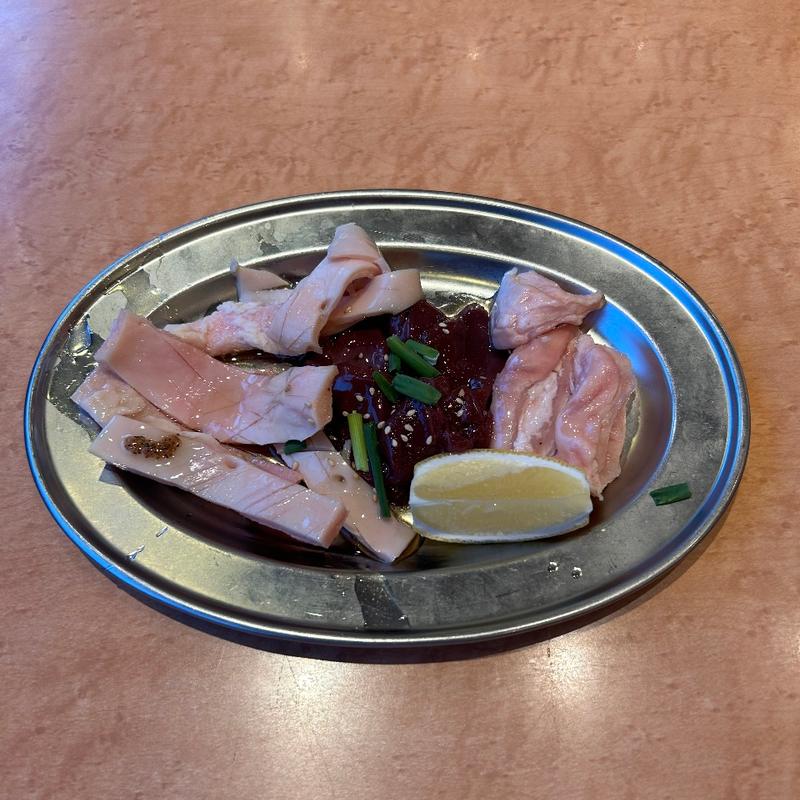 ホルモン盛り合わせ（塩）(元祖ニュータンタンメン本舗 京町店)