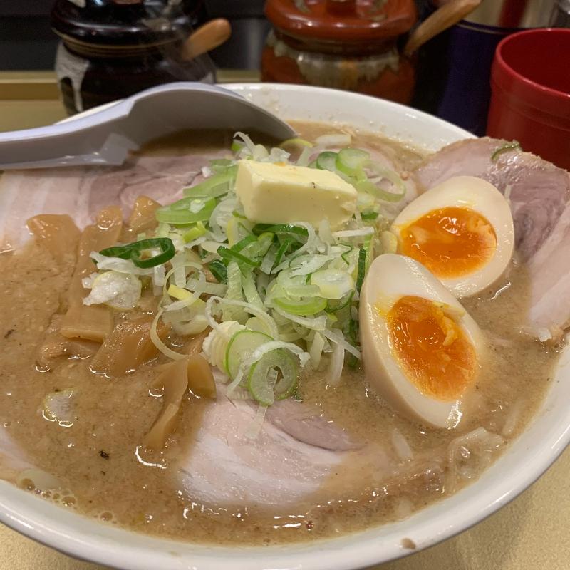 味噌ラーメン(バター、味玉)(超ごってり麺 ごっつ)