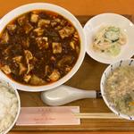 四川麻婆豆腐ランチ(広東名菜 紅茶(ほんちゃ))
