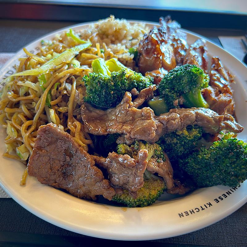 プレート(ブロッコリービーフ＆グリルドマンダリンチキン)(PANDA EXPRESS 南町田グランベリーパーク店)