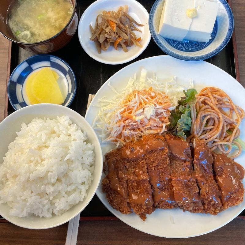 とんかつ定食(二葉食堂)