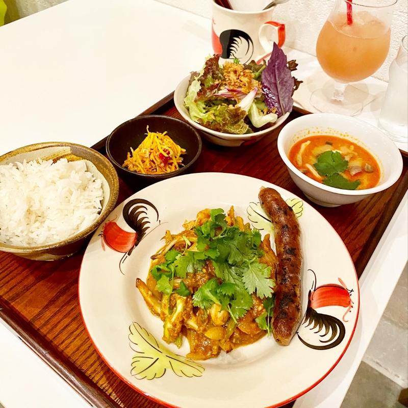 魚介と鶏肉のパッポンカリー定食(SANBAI)