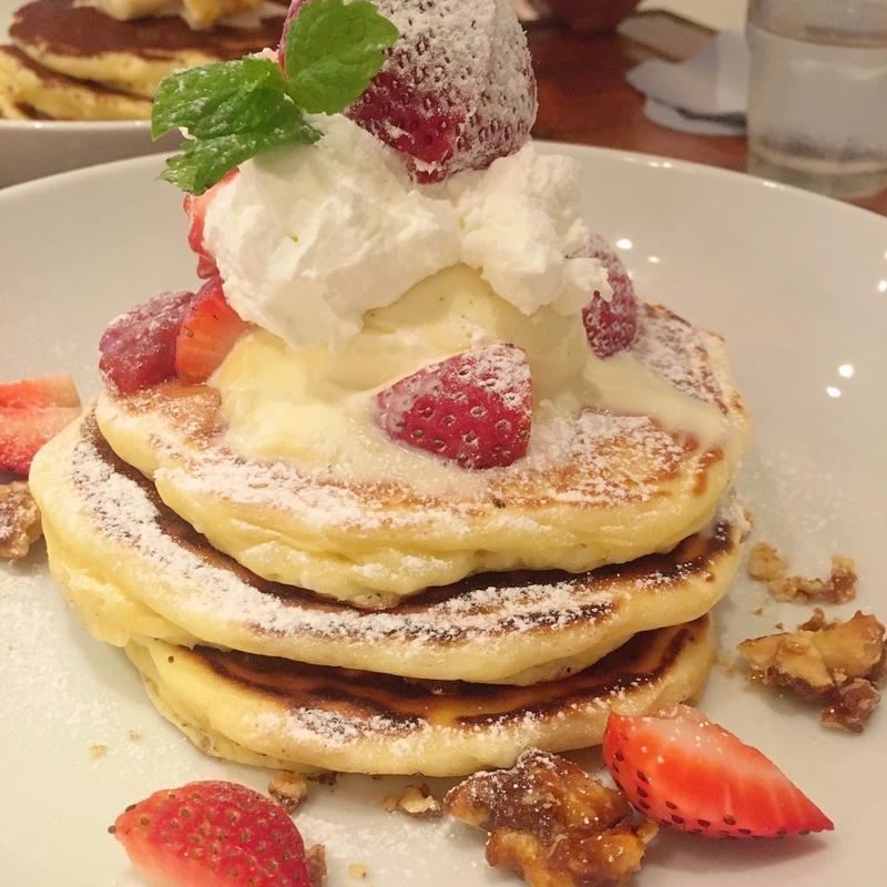 ストロベリーカスタードのリコッタパンケーキ(J.S. PANCAKE CAFE 中野セントラルパーク店)