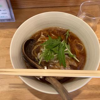 黒醤油ラーメン(麺や七)