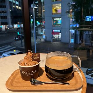 ソフトクリーム ダブルチョコレート(GODIVA cafe Hibiya)