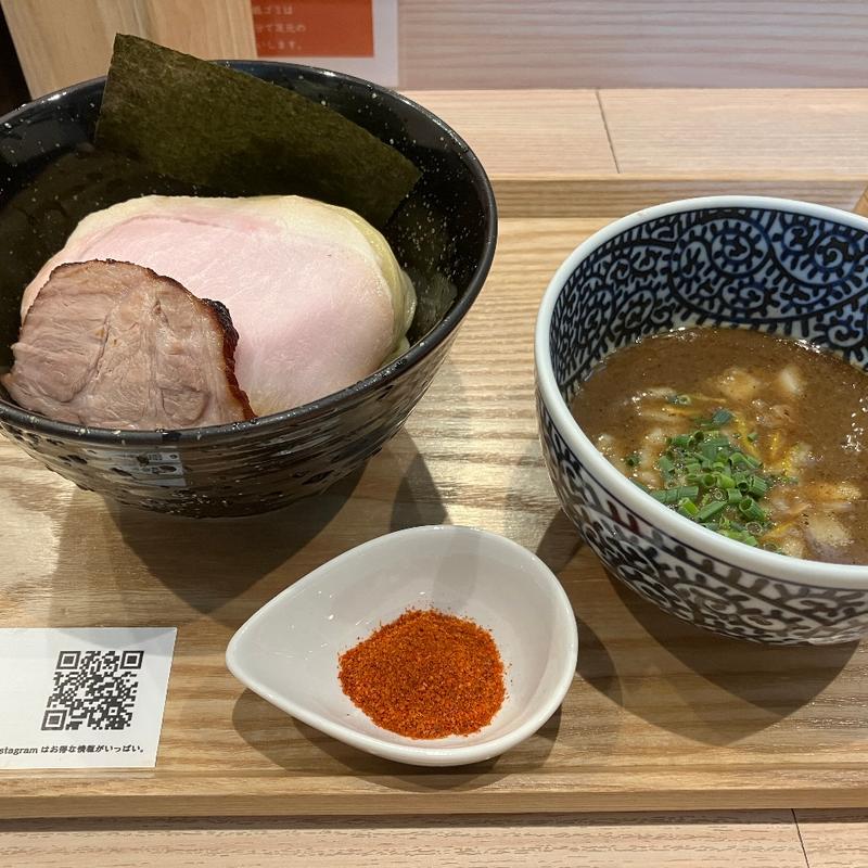 (煮干し百式葉琉)