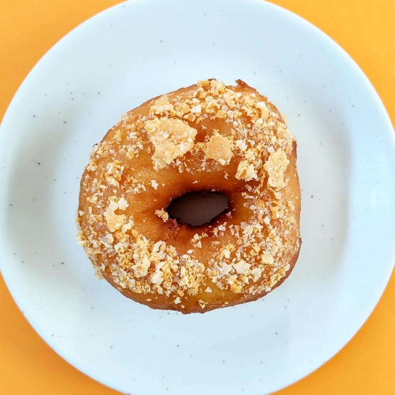 YELLOW HONEY CHEESE DONUT(WARU WARU DONUT（ワルワルドーナツ）)