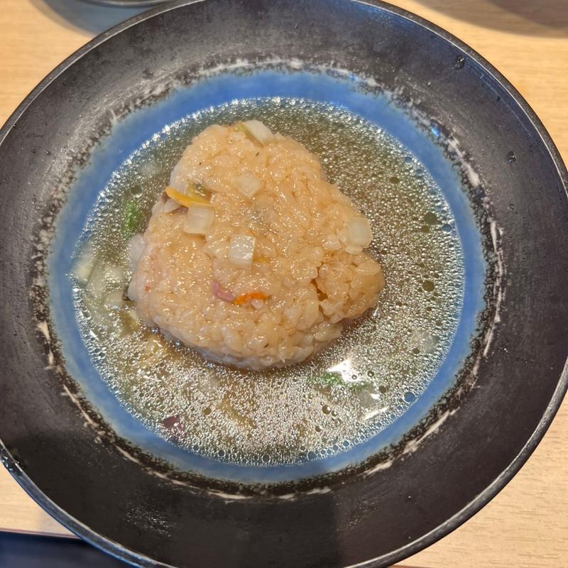 貝出汁おにぎり(貝出汁らぁ麺海美風 浅草店)