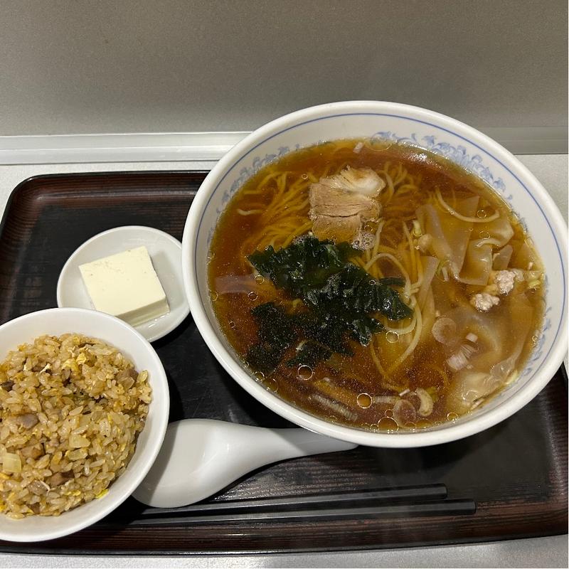 ワンタンメン 半チャーハン(生駒軒 月島店)