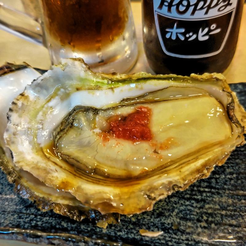殻つき牡蠣(立ち飲み処 桂)