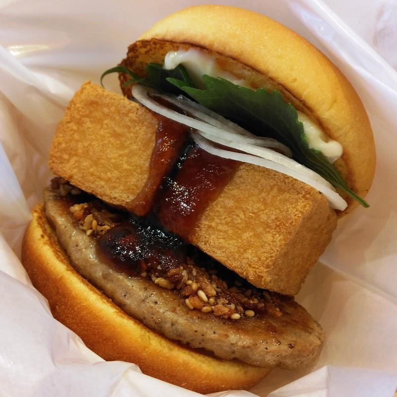 厚揚げとうふの和バーガー 黒酢あんソース(フレッシュネスバーガー新川崎スクエア)