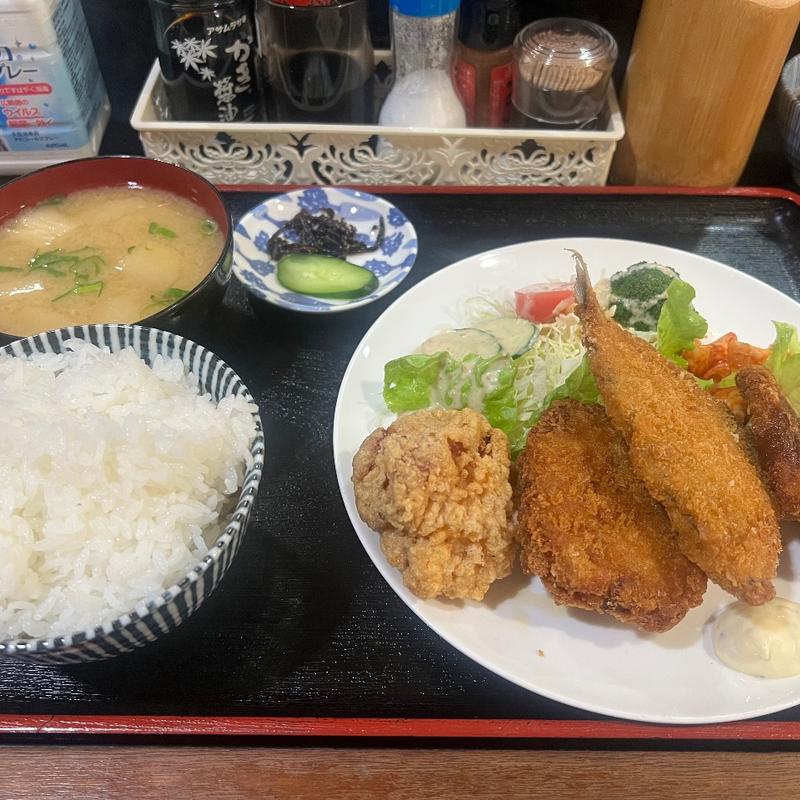ミックスフライ定食(格子戸)